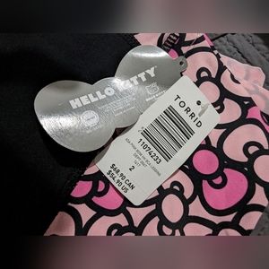 Hello Kitty Leggings - Size 2 or 18-20 - TORRID
